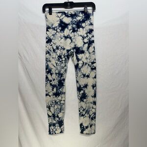 Pink Lily Seamless Leggings Cream and Blue Tie-Dye Design‎ Size Medium